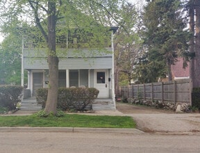 Building Photo - 208 E Russell St