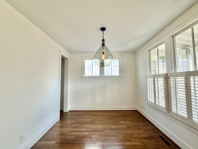 Building Photo - Custom Built 4BD, 3.5BA Five Points Home with a Bonus Room & Fenced Yard