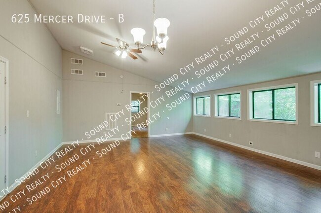 Building Photo - 625 Mercer Dr