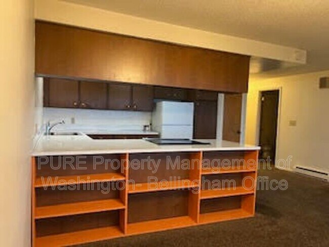 Building Photo - 625 N Garden
