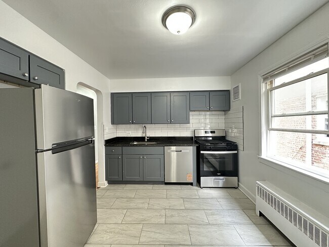 Building Photo - 6719 N California Ave