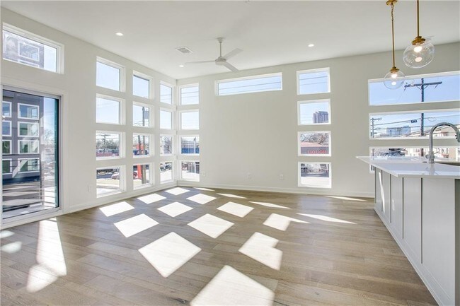 Foto del edificio - 2528 N Fitzhugh Ave