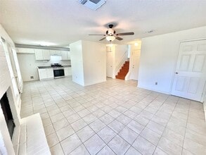 Building Photo - 10910 Olivewood Dr