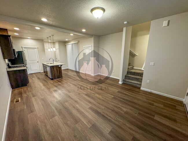 Foto del edificio - Adorable Dallas Townhome - Coming Available Early July