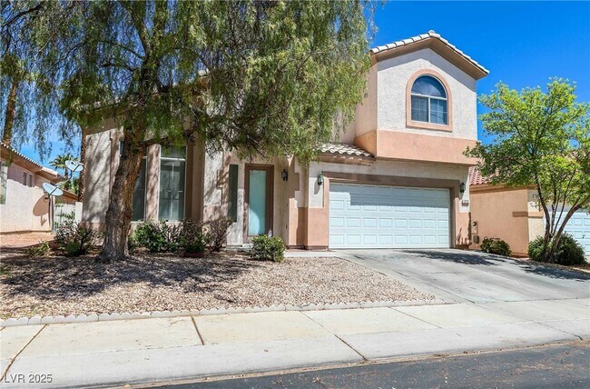 Foto del edificio - 212 Waterton Lakes Ave