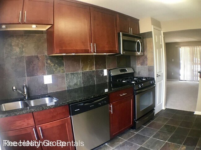 Building Photo - 2 br, 1 bath House - 4533 Holly Unit 1A