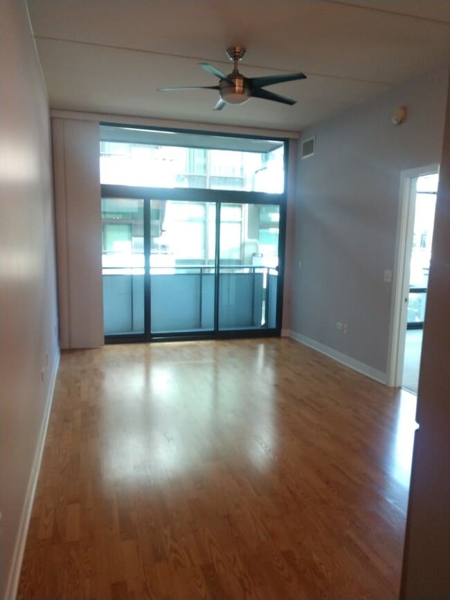 Foto del edificio - 660 W Wayman St