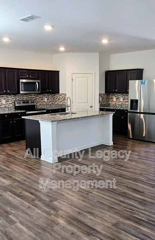 Foto del edificio - 4421 Kendrick Cir