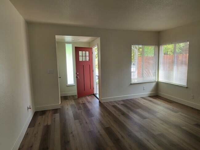 Foto del edificio - 6852-6854 Trovita Way