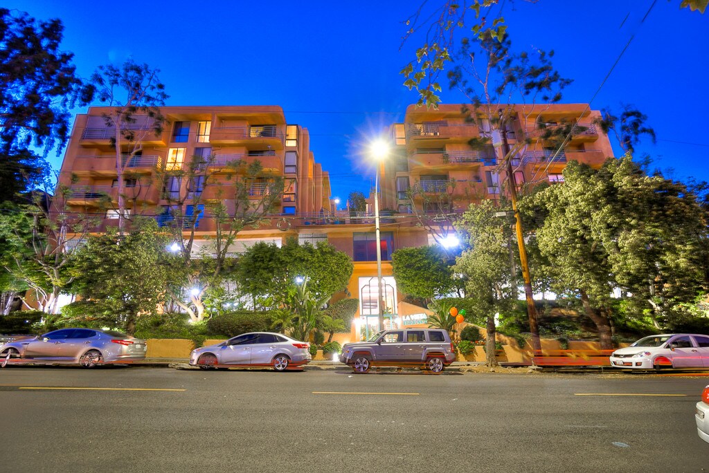 La Vista Terrace Apartments in Los Angeles, CA