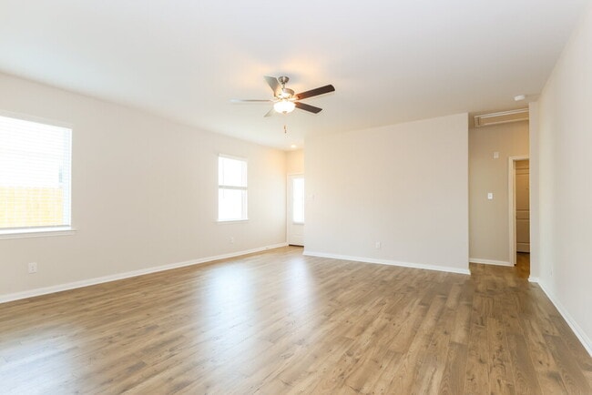 Building Photo - 15643 Plum Brk Dr