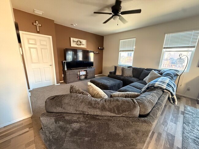 Sala de estar - 1027 Draw St