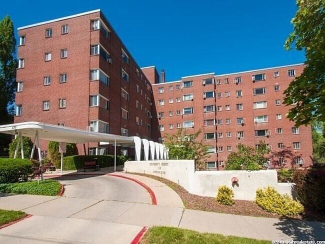 Building Photo - Studio Walking Distance to the University of Utah!