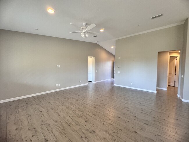 Building Photo - 5415 E Olesen Road Cave Creek, AZ