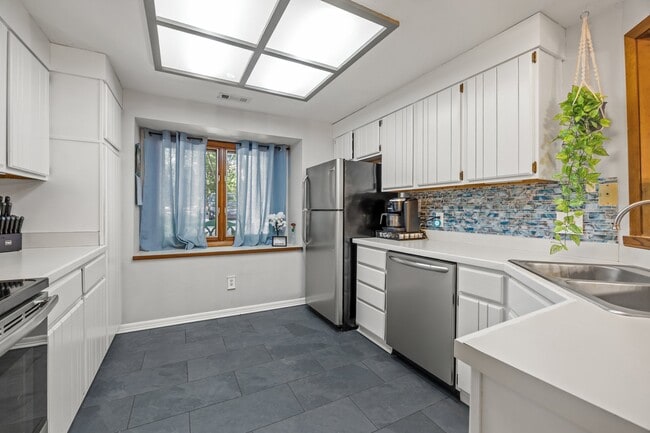 Foto del edificio - 4321 Sunscape Ln
