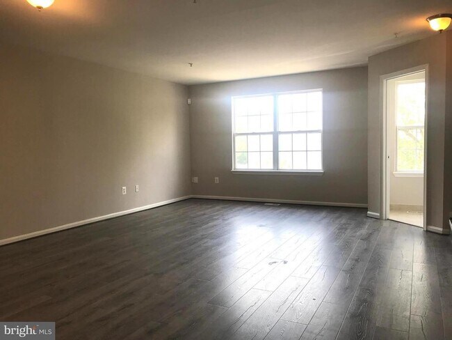 Building Photo - 8805 Goose Landing Cir