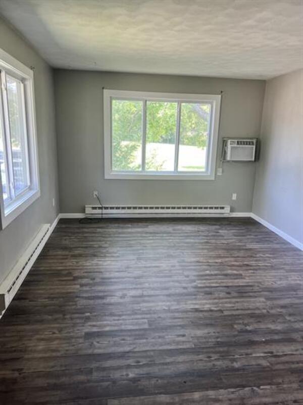 Building Photo - 531 East Elm Street - 4