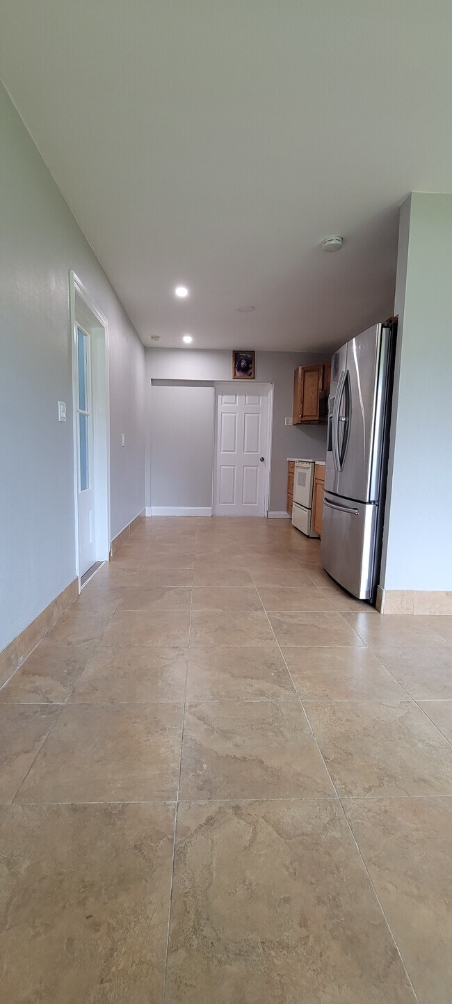 Foto del edificio - 405 E Jersey Rd