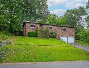 Building Photo - 4542 Edgemere Rd