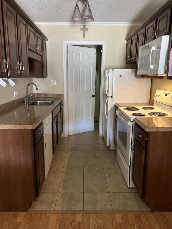 Building Photo - 755 Burcale Rd