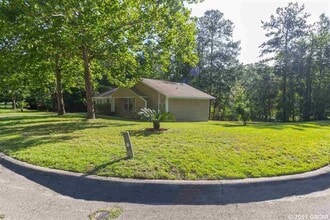 Building Photo - 2925 NW 76th Terrace