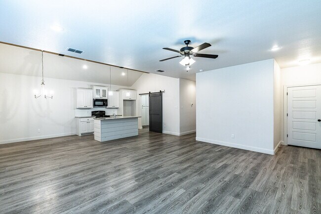 Building Photo - The Finer Things In Life/ The Town Homes o...