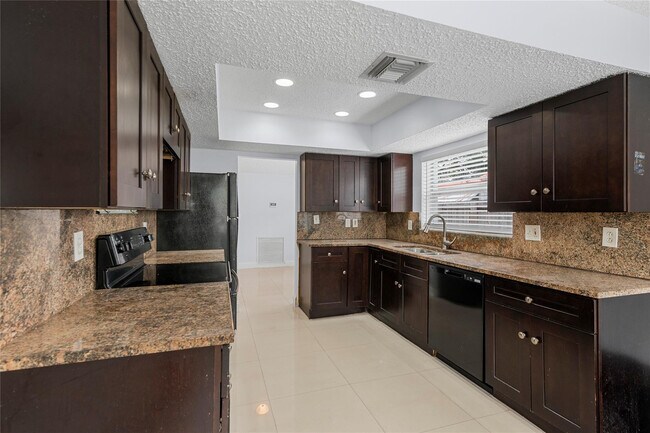 Foto del edificio - 842 SW 68th Ave