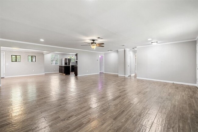 Building Photo - 1803 Victoria Dr