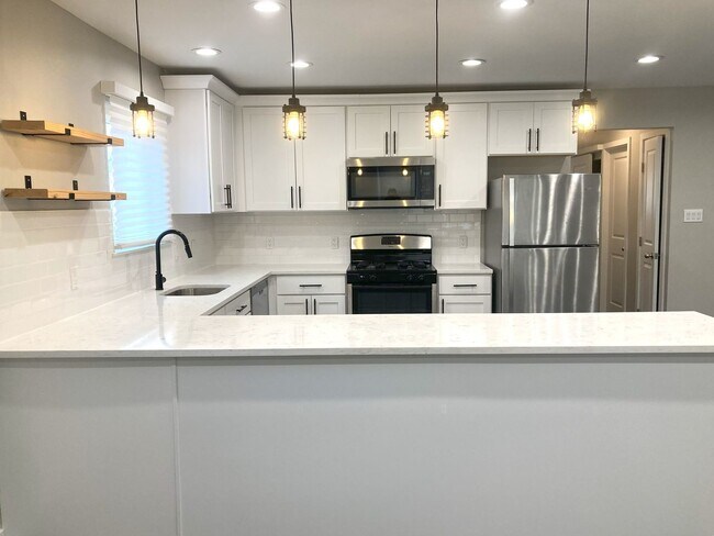 Foto del edificio - 8103 Langdon St