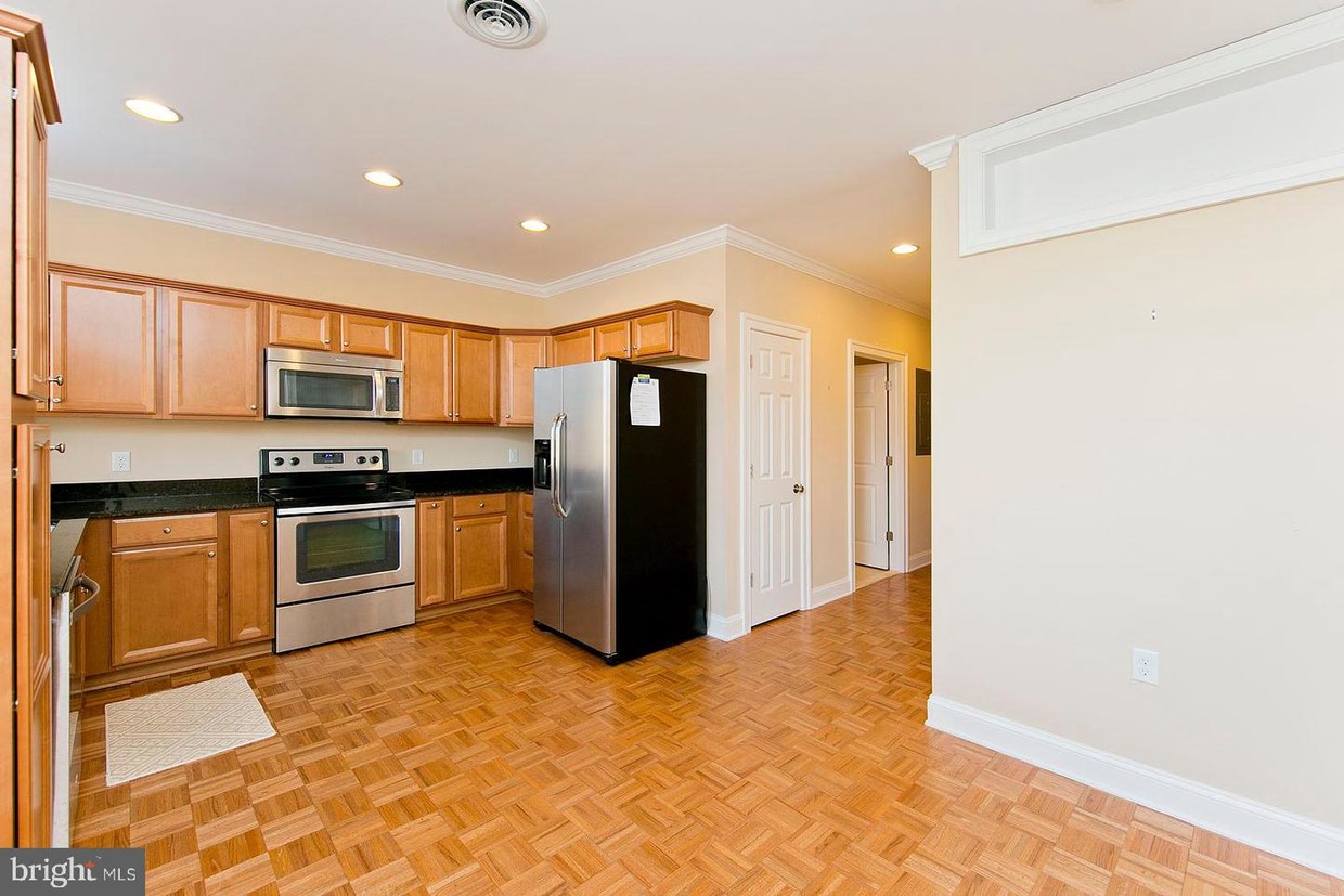 Primary Photo - 25-202 E Boscawen St