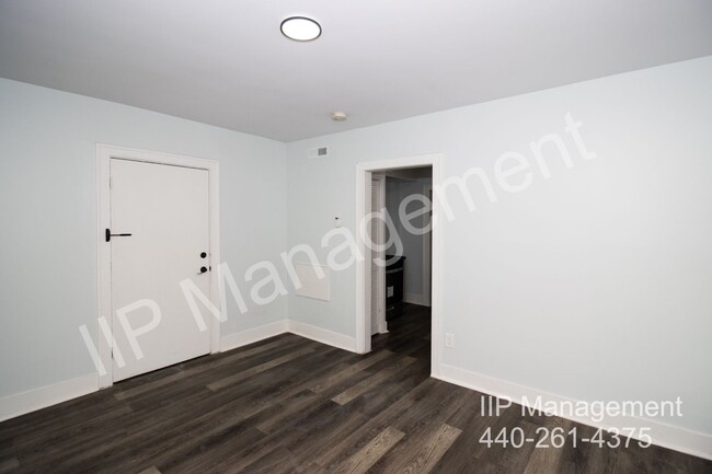 Foto del edificio - Cleveland East Side Beautiful Updated Unit...