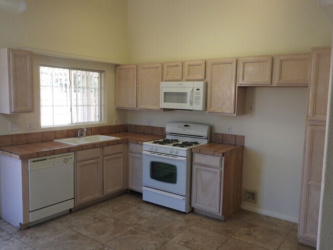 Foto del edificio - Centrally Located