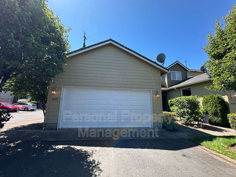 Foto principal - 8527 NE 55th Cir