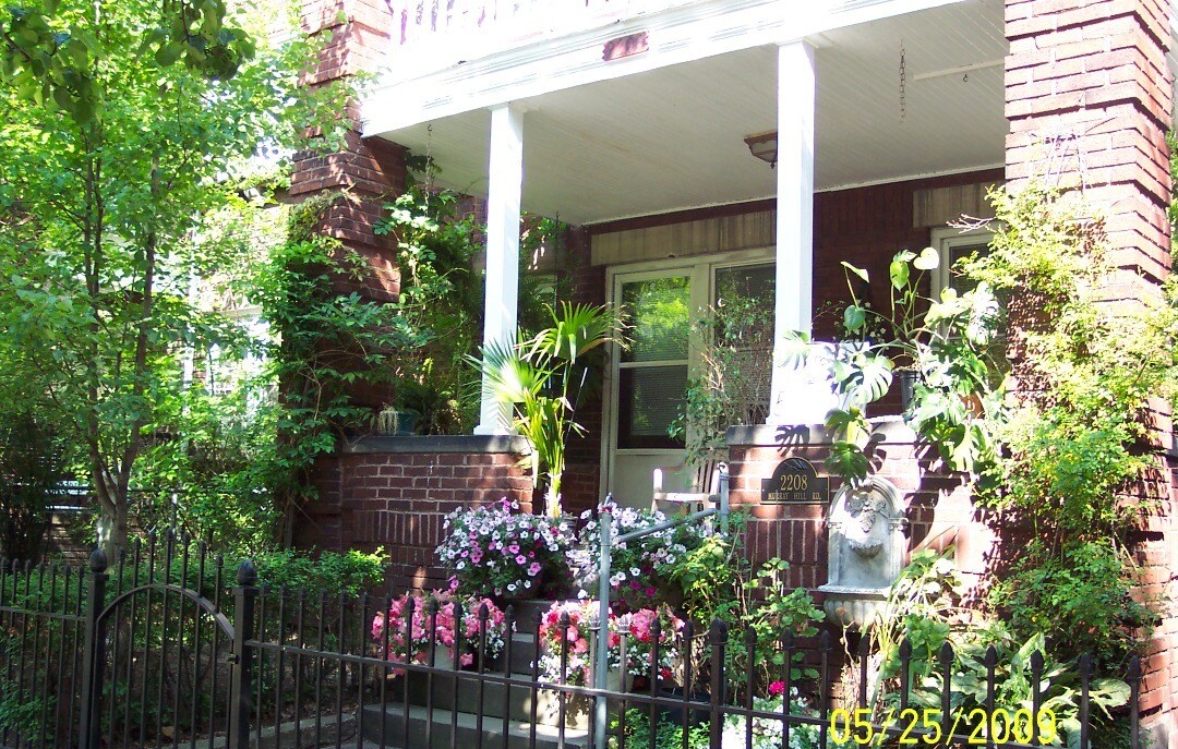 2208 Murray Hill Rd Cleveland, OH 44106 – photo 2