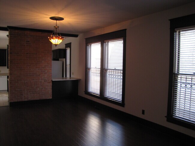 Building Photo - 121 N Jefferson St