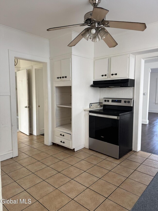 Building Photo - 105 Clermont St