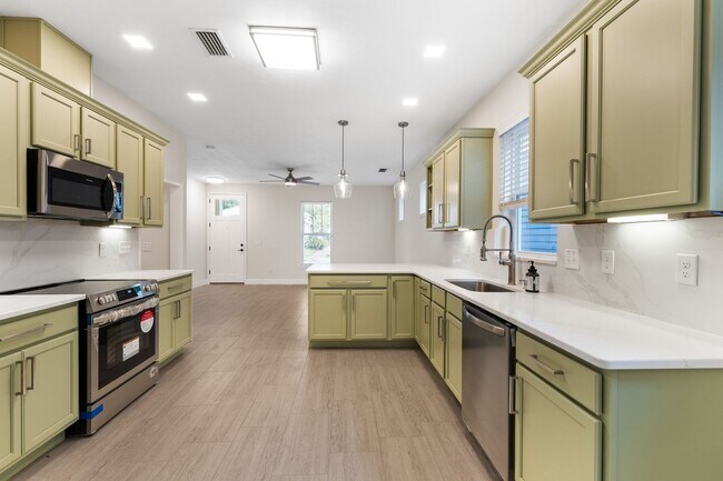 Foto del edificio - Gorgeous remodeled 3-bedroom, 2.5 bath home in Hillcrest