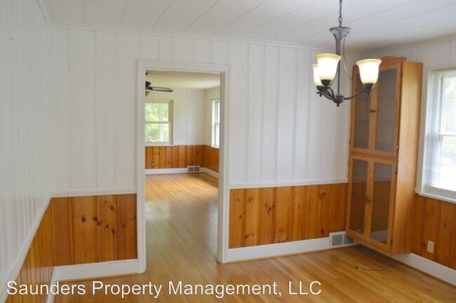 Building Photo - 3 br, 1 bath House - 4011 Rolling Hill Dr