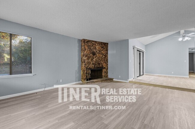 Building Photo - Updated 3 Bedroom Duplex near Ancil Hoffma...
