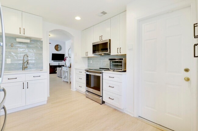 Foto del edificio - 144 Pennock Landing Cir