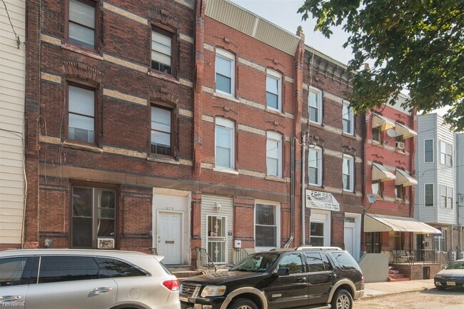 Building Photo - 4 br, 2 bath Duplex - 1827 MASTER ST Unit 1