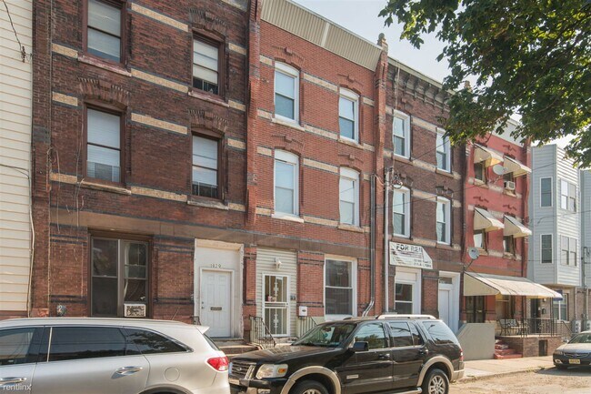 Foto del edificio - 4 br, 2 bath Duplex - 1827 MASTER ST Unit 1