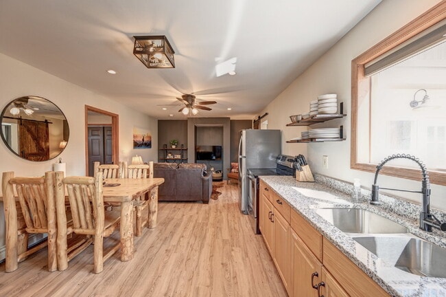 Building Photo - Affordable Luxury 2b/1b in Salida — Utilit...