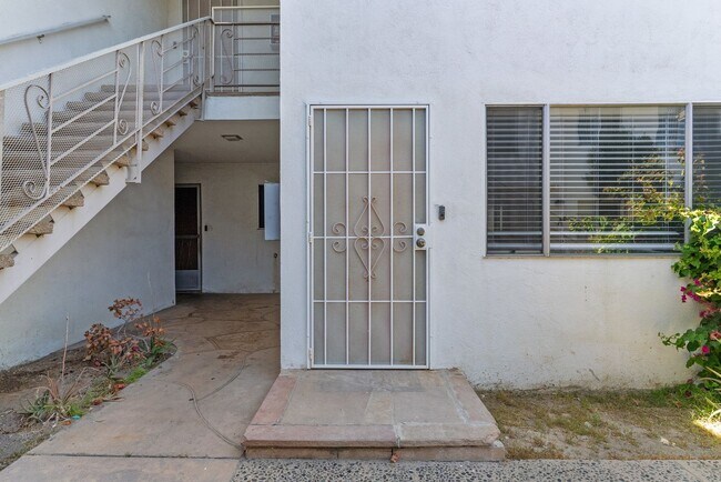 Foto del edificio - 425 Gaviota Ave