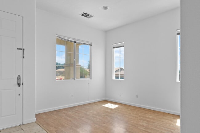 Building Photo - 13897 Mountain Top Dr