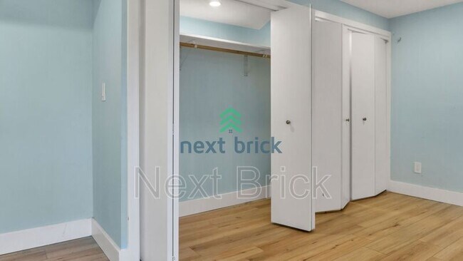 Building Photo - 2814 1st Ave N