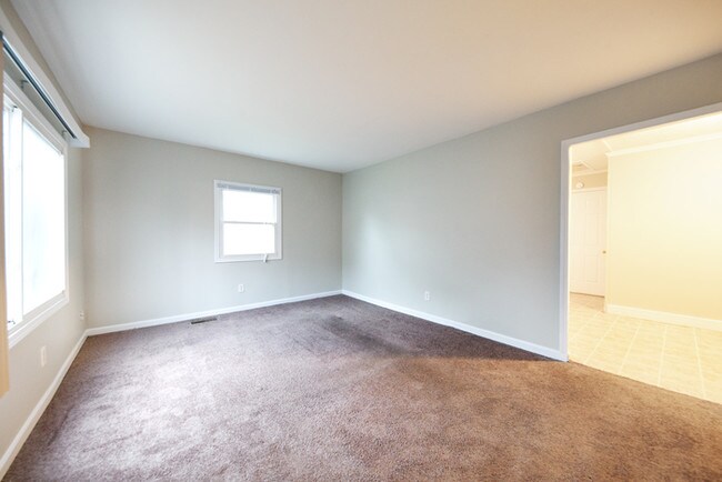Building Photo - 3-BEDROOM IN SOBRO NEAR THE MONON TRAIL!!