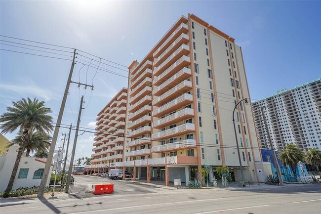 Building Photo - 801 S Ocean Dr