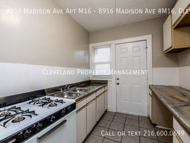 Building Photo - Madison Ave One Bedroom Apartment  *Special*