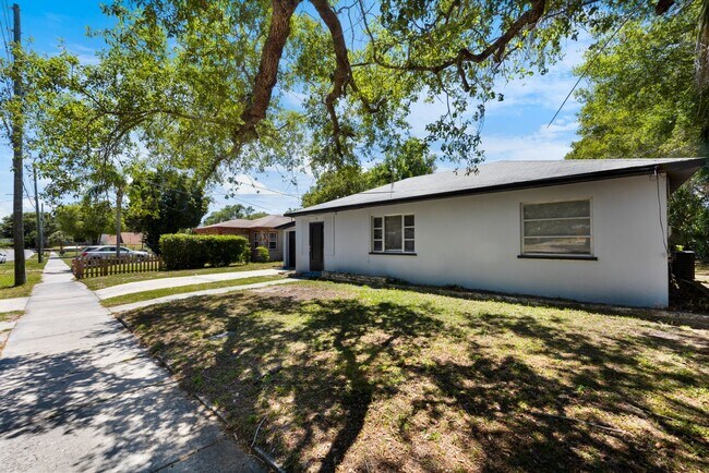 Building Photo - Photos Coming Soon*****EXTRA LARGE 4/2 wit...